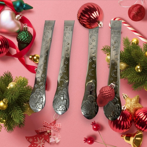 Sakura Santa Claus Multi Motif Stainless Steel 4 Pue es Knives made in Japan - Picture 2 of 3